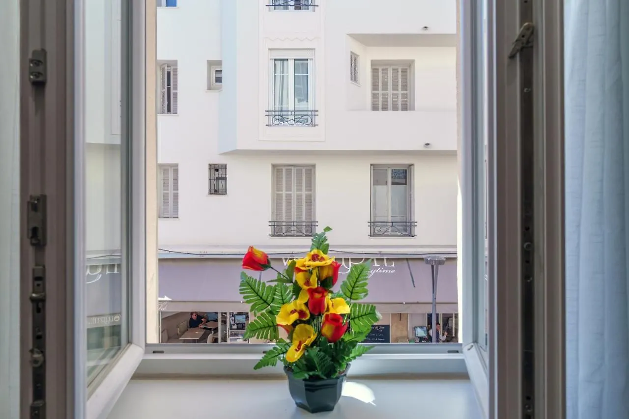 Imhost -Cannes Centre Rue Hoche Palais - Croisette Plage 0*, קאן